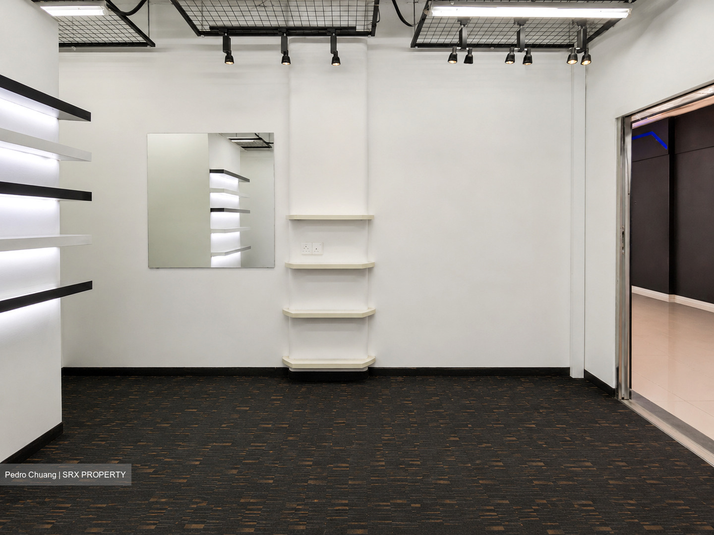 Queensway Tower / Queensway Shopping Centre (D3), Retail #602950311